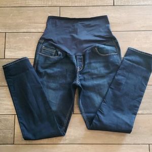 Old Navy full panel maternity skinny jeans